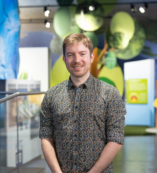 Dr. Bastian Steinm&uuml;ller ist Ansprechpartner f&uuml;r Schulpatnerschaften in der KLIMA ARENA.